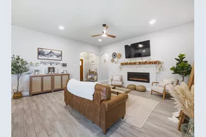 956 Sam Street, Springtown, TX 76082 - Photo 5