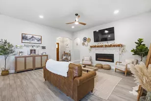 956 Sam St, Springtown, TX 76082 - Photo 5