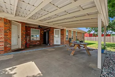202 Daniel Court, Collinsville, TX 76233 - Photo 31