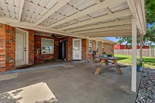 202 Daniel Ct, Collinsville, TX 76233 - Photo 31