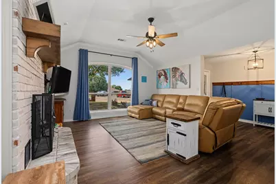 202 Daniel Court, Collinsville, TX 76233 - Photo 5