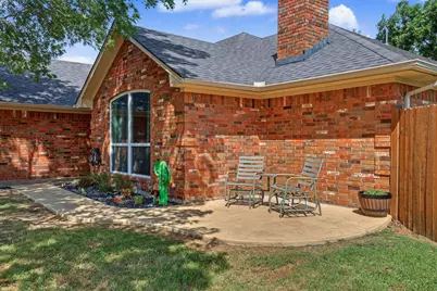 202 Daniel Court, Collinsville, TX 76233 - Photo 3