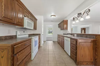 718 Ridgecrest Circle, Denton, TX 76205 - Photo 7
