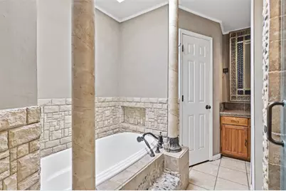 8205 Alsace Court, Fort Worth, TX 76134 - Photo 15