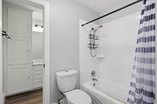 1985 E Renfro St, Burleson, TX 76028 - Photo 11