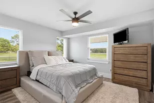 1985 E Renfro St, Burleson, TX 76028 - Photo 7