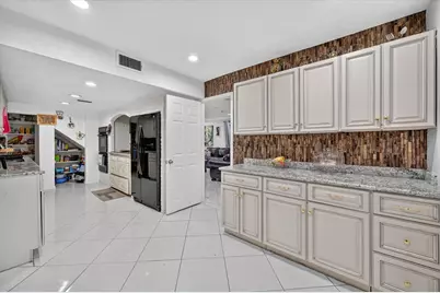 5716 Maryview Terrace, Haltom City, TX 76117 - Photo 13