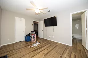 613 N Cherry St, Aubrey, TX 76227 - Photo 13