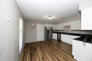 613 N Cherry St, Aubrey, TX 76227 - Photo 17