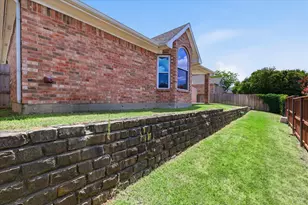 5541 Cranberry Dr, Fort Worth, TX 76137 - Photo 33