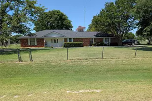 125 Hollie Dr, Red Oak, TX 75154 - Photo 1