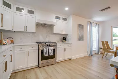 1401 Cheyenne Trail, Granbury, TX 76048 - Photo 13