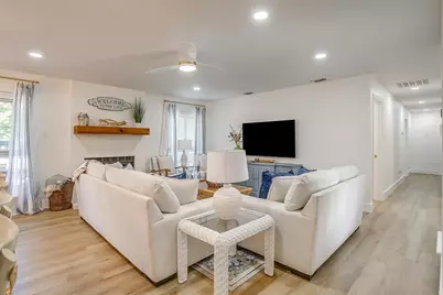 1401 Cheyenne Trail, Granbury, TX 76048 - Photo 5