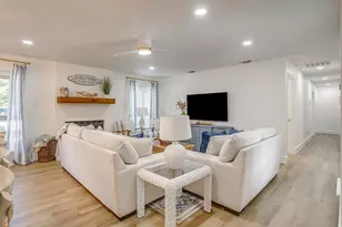 1401 Cheyenne Trail, Granbury, TX 76048 - Photo 5