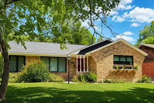 6755 E Mockingbird Ln, Dallas, TX 75214 - Photo 1