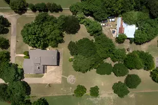 1027 Sherman Dr, Cedar Hill, TX 75104 - Photo 1