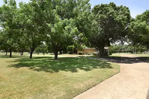 1027 Sherman Dr, Cedar Hill, TX 75104 - Photo 31
