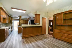 1027 Sherman Dr, Cedar Hill, TX 75104 - Photo 9