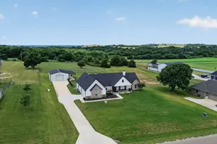 165 Quail Rdg Ct, Decatur, TX 76234 - Photo 1