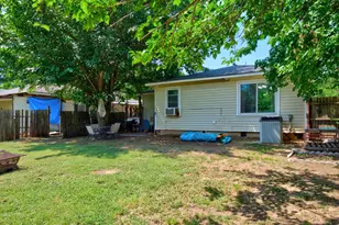 626 E South St, Whitesboro, TX 76273 - Photo 21