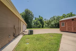 1200 Melony Dr, Sulphur Springs, TX 75482 - Photo 37