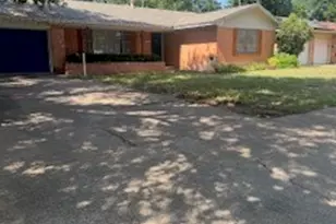 709 Valley View Dr, Arlington, TX 76010 - Photo 1
