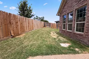 400 Blue Star Ct, Burleson, TX 76028 - Photo 23