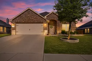 531 Hidden Spgs Trl, Azle, TX 76020 - Photo 1