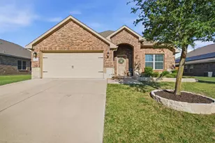 531 Hidden Spgs Trl, Azle, TX 76020 - Photo 29