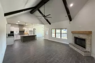 2032 Camden Ln, Springtown, TX 76082 - Photo 5