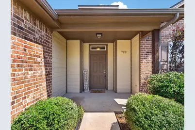 792 E Northside Drive, Pilot Point, TX 76258 - Photo 3