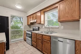 4237 Foliage Dr, Garland, TX 75043 - Photo 11