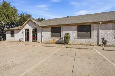 983 Whitehead Drive, Granbury, TX 76048 - Photo 3