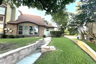 2035 Clubview Dr, Carrollton, TX 75006 - Photo 11