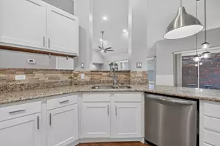 2136 Arbor Creek Dr, Carrollton, TX 75010 - Photo 15