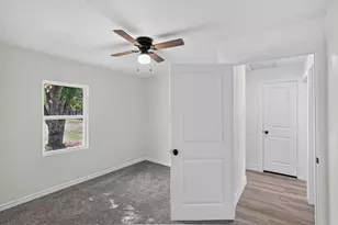 1004 Parker St, Fort Worth, TX 76112 - Photo 13