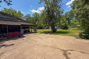 719 E Bullock St, Denison, TX 75021 - Photo 11