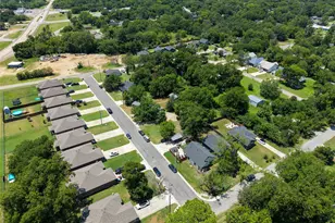 719 E Bullock St, Denison, TX 75021 - Photo 7