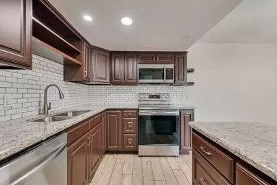 219 W Rochelle Road, Irving, TX 75062 - Photo 11