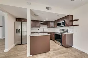 219 W Rochelle Rd, Irving, TX 75062 - Photo 9