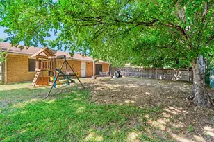 1026 Santa Fe Trail, Grand Prairie, TX 75052 - Photo 21
