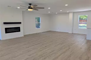 1337 Adelaide Dr, Dallas, TX 75216 - Photo 11