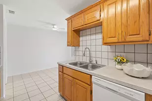 1011 Waterview Dr, Little Elm, TX 75068 - Photo 9