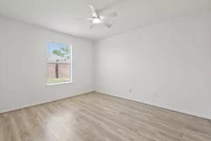 1011 Waterview Dr, Little Elm, TX 75068 - Photo 17