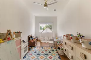 9831 Lakemont Dr, Dallas, TX 75220 - Photo 25
