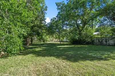 2225 Mitchell Avenue, Waco, TX 76708 - Photo 15