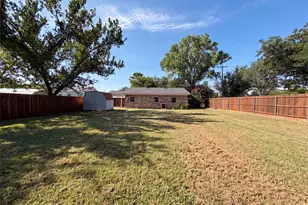 502 Jennings St, Nocona, TX 76255 - Photo 5