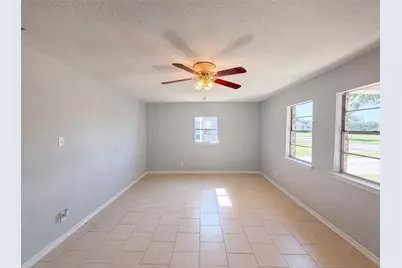 502 Jennings Street, Nocona, TX 76255 - Photo 3