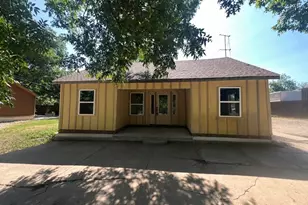 207 Austin St, Farmersville, TX 75442 - Photo 1