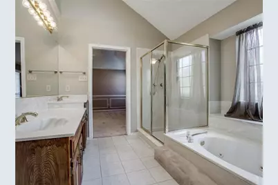 2810 Scarborough Court, Grapevine, TX 76051 - Photo 7